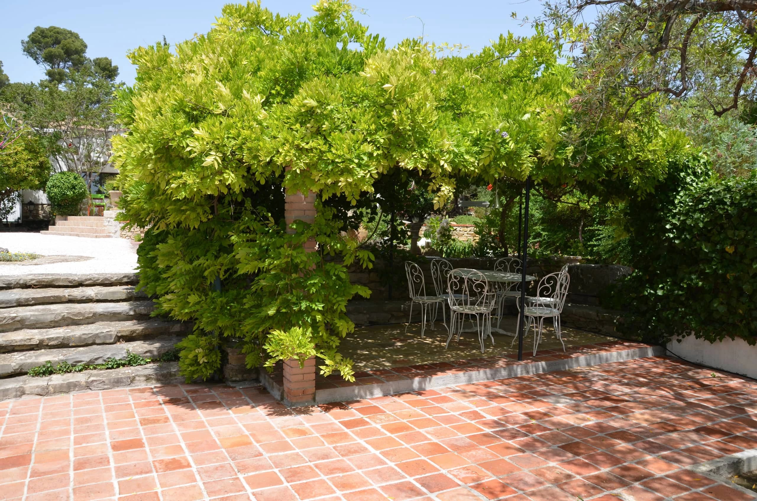 La terrasse sud du jardin